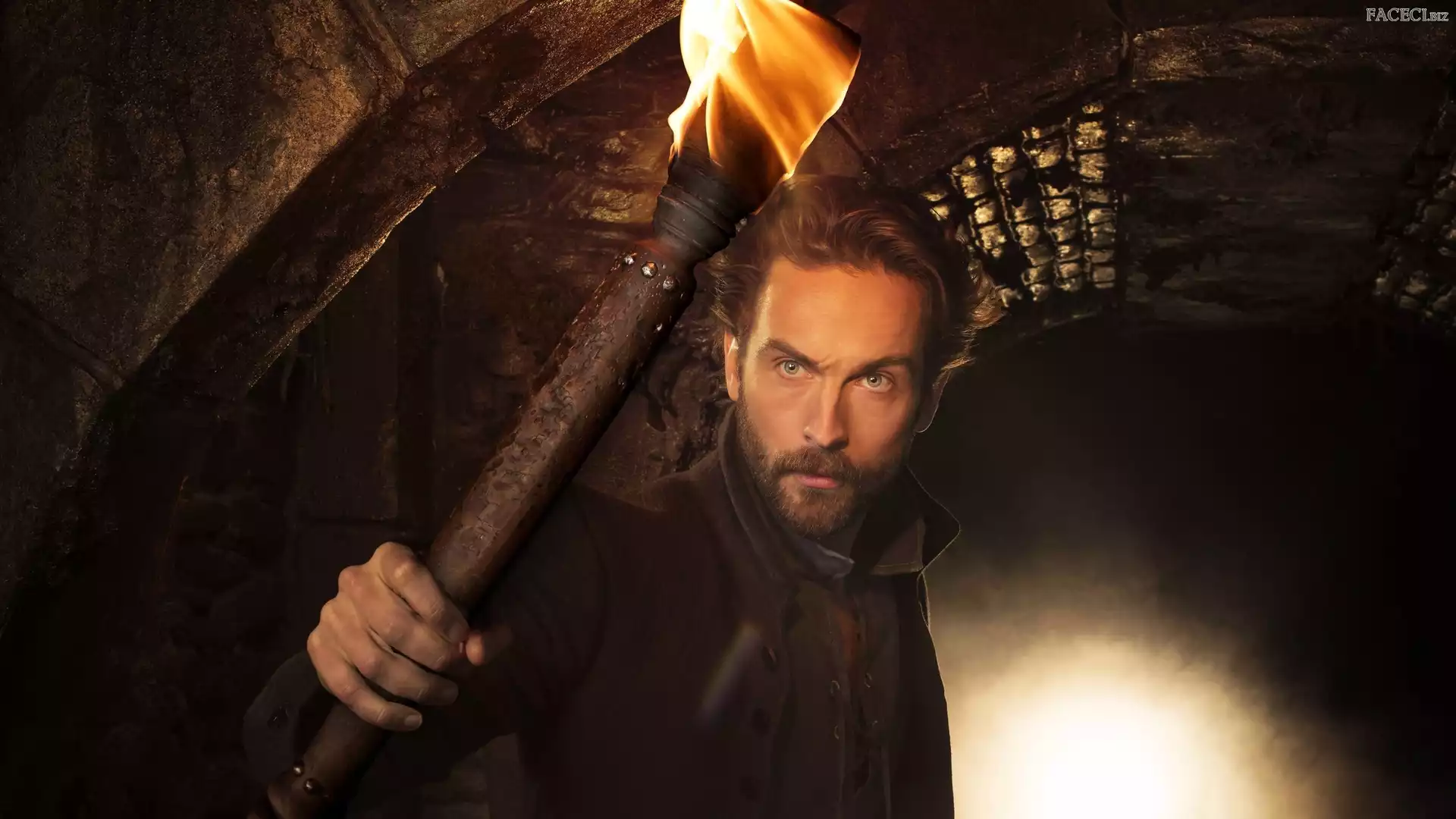 Sleepy Hollow, Serial, Pochodnia, Aktor Tom Mison, Jeździec bez głowy, Postać Ichabod Crane